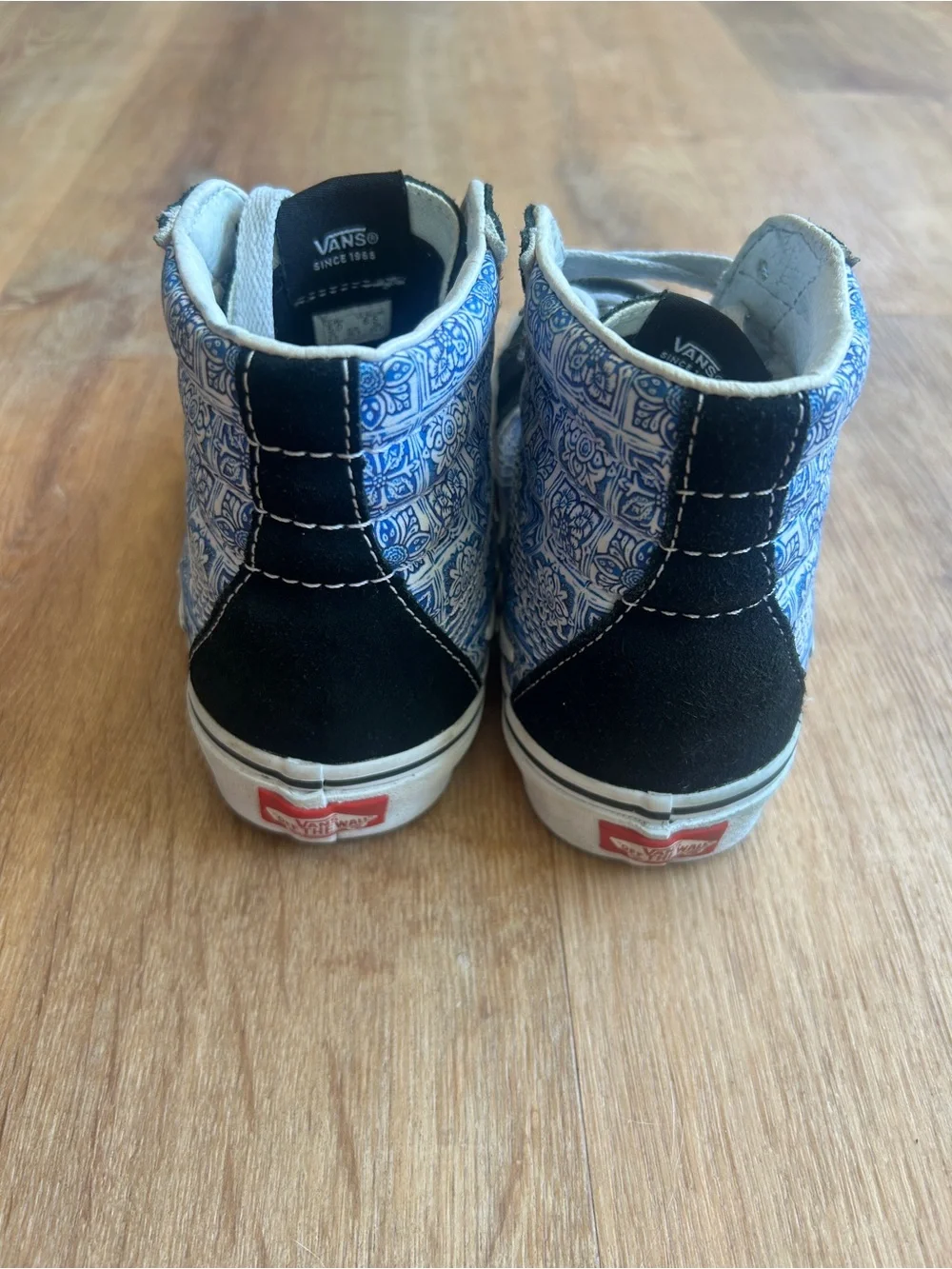 Vans Sk8 Hi High Top Black Blue Floral Tile Sneakers Size M5/W6.5
